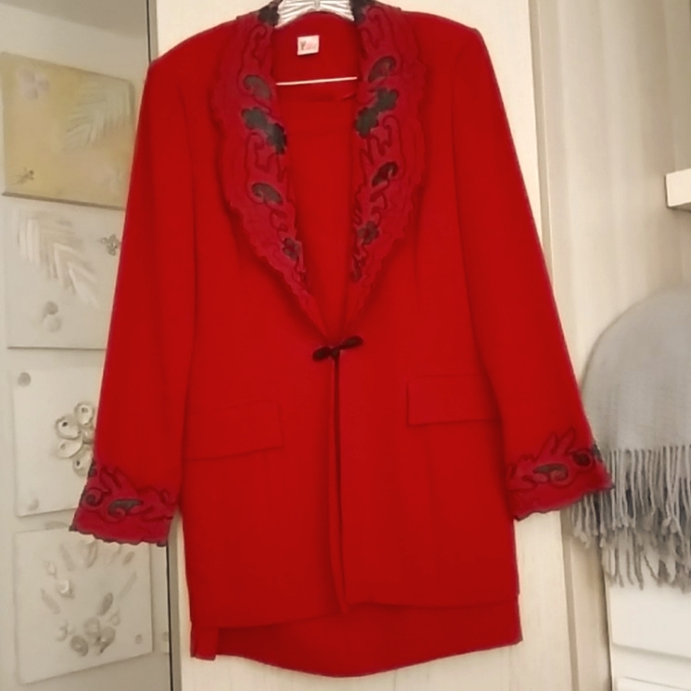 Enanc Butik European Suit with skirt sz L